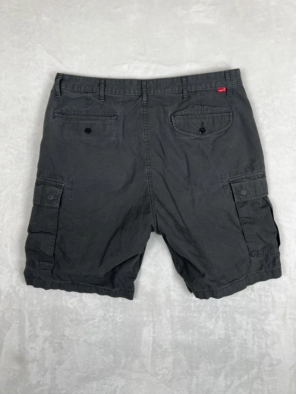 Leviâs Gray Cargo Shorts Size 38 Ripstop Y2K Baggy